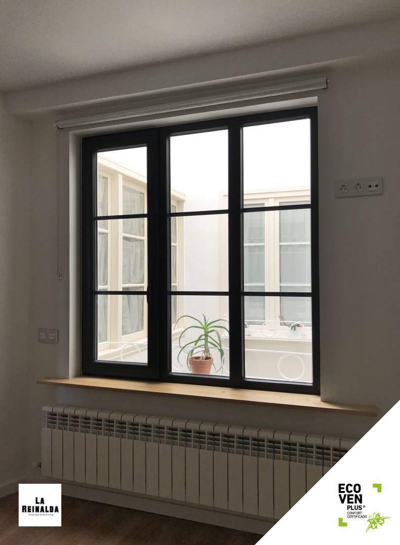 Reformar piso histórico ventanas PVC curvadas, ¿Cómo reformar un piso histórico con ventanas de PVC? / Caso de éxito: La Reinalda